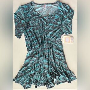 Lularoe Perfect Tee - Size Large